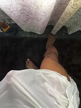 Snapshot of mikemacluffy chatting on 12.10.24 mikemacluffy online show from 12.10.24