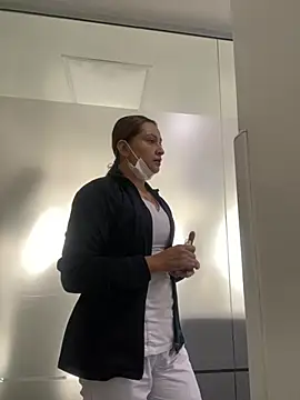 Snapshot of Keittly_ chatting on 03.18.25 Keittly online show from 03.18.25