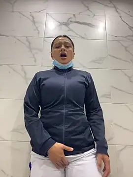 Snapshot of Keittly_ chatting on 10.08.25 Keittly online show from 10.08.25