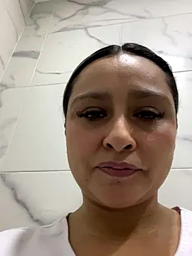 Snapshot of Keittly_ chatting on 11.04.25 Keittly online show from 11.04.25