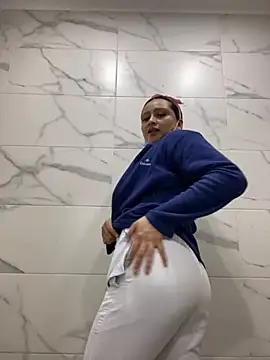 Snapshot of Keittly_ chatting on 11.21.25 Keittly online show from 11.21.25