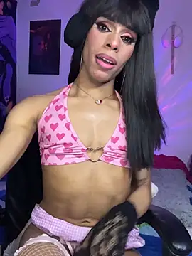 Snapshot of Diana_2003 chatting on 10.26.25 Diana 2003 online show from 10.26.25