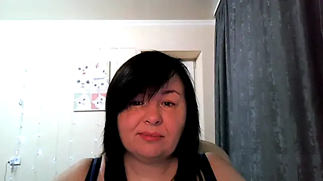 EmiliaLooo online show from 06.05.26