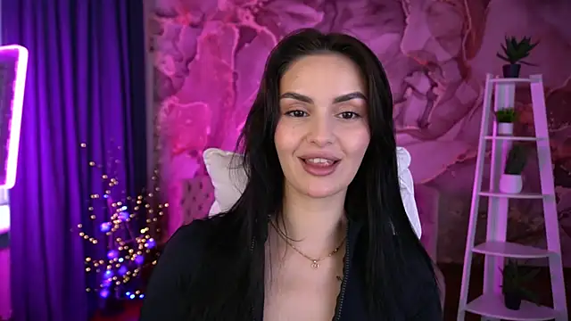 Snapshot of MilashaLovely chatting on 11.04.25 MilashaLovely online show from 11.04.25