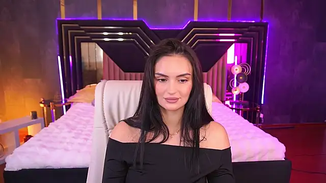 Snapshot of MilashaLovely chatting on 11.07.25 MilashaLovely online show from 11.07.25