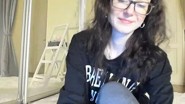 Baby Jewel online show from 02.06.25