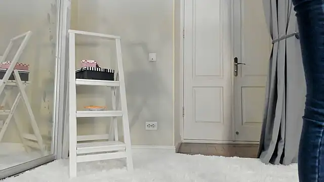 Baby Jewel online show from 03.02.25