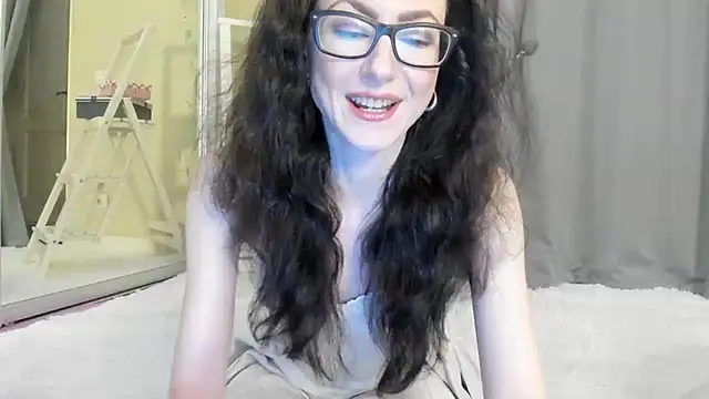 Baby Jewel online show from 10.04.25