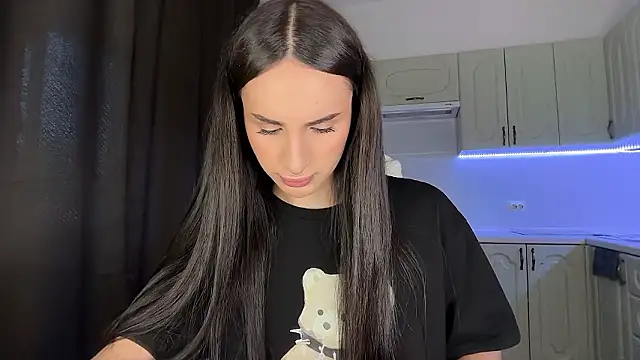 Kim Oberlin  online show from 03.21.26