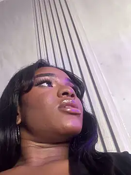 Snapshot of SophiaSmiiths_ chatting on 02.15.25 SophiaSmiiths online show from 02.15.25