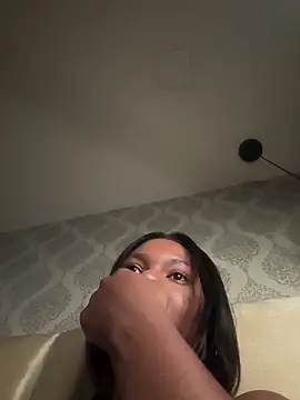 Snapshot of SophiaSmiiths_ chatting on 03.22.25 SophiaSmiiths online show from 03.22.25