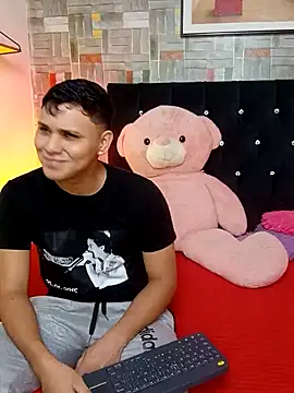 couple lovelyds online show from 02.04.25