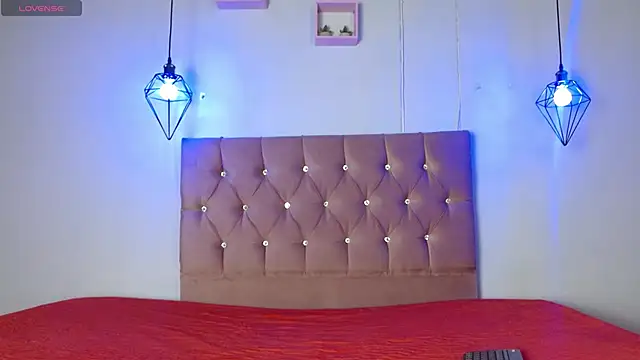 couple lovelyds online show from 02.19.25