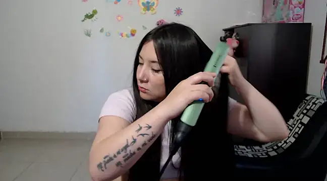 Snapshot of allison_11p chatting on 12.20.24 allison 11p online show from 12.20.24