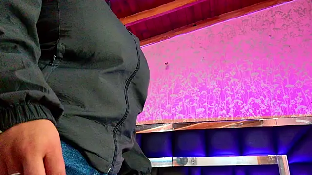 Snapshot of Sofia_martiin chatting on 10.31.25 Sofia martiin online show from 10.31.25