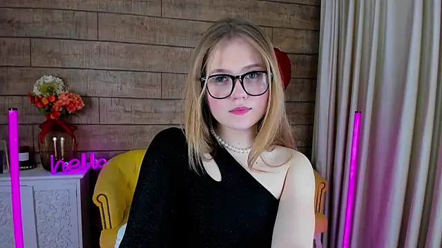 SelinSwarovski online show from 02.17.25