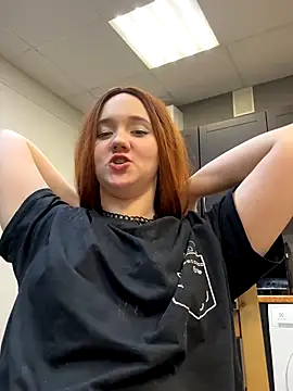 Snapshot of BritneyBurns chatting on 12.04.24 BritneyBurns online show from 12.04.24