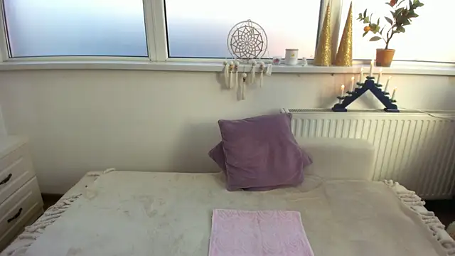 Arya Shinex online show from 01.23.25