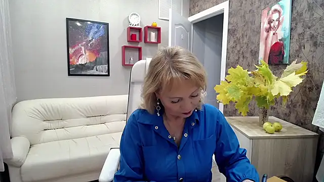 Milla Cutie18 online show from 09.25.25