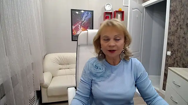 Milla Cutie18 online show from 10.11.25