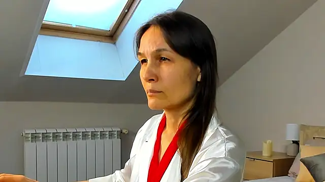 Snapshot of Lillian_White chatting on 02.02.25 Lillian White online show from 02.02.25