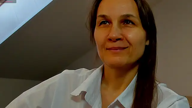 Snapshot of Lillian_White chatting on 02.13.25 Lillian White online show from 02.13.25