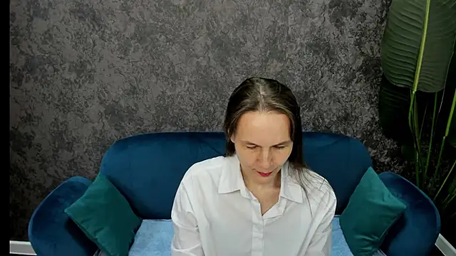 Snapshot of Lillian_White chatting on 03.06.25 Lillian White online show from 03.06.25