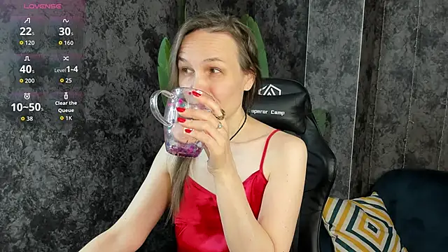 Lillian White online show from 05.12.26
