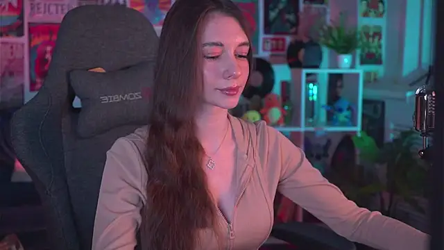 Snapshot of AveAngela chatting on 12.18.24 AveAngela online show from 12.18.24