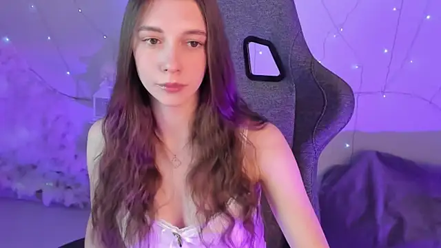 Snapshot of AveAngela chatting on 12.30.24 AveAngela online show from 12.30.24