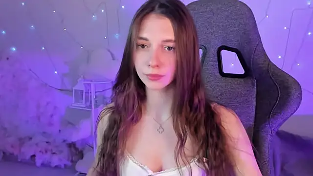 Snapshot of AveAngela chatting on 12.30.24 AveAngela online show from 12.30.24