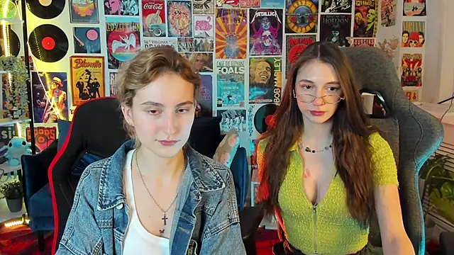 Snapshot of AveAngela chatting on 01.10.25 AveAngela online show from 01.10.25