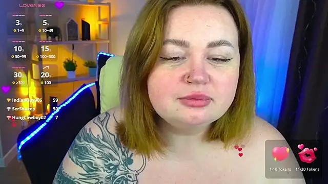 Snapshot of ZaraReignn chatting on 01.06.25 ZaraReignn online show from 01.06.25