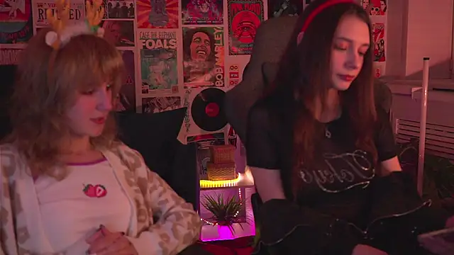 LuxRayi online show from 12.25.24