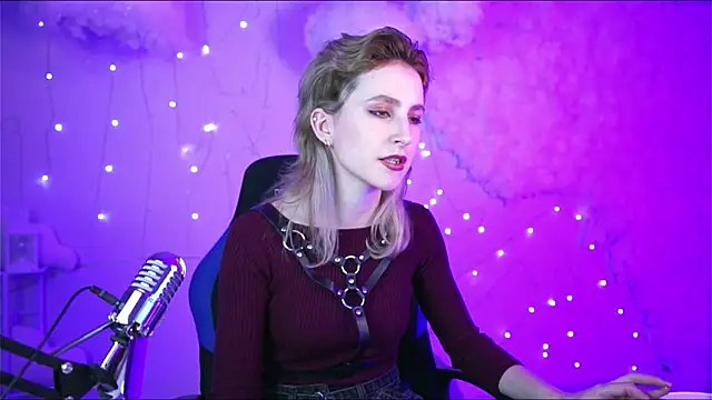 LuxRayi online show from 01.05.25