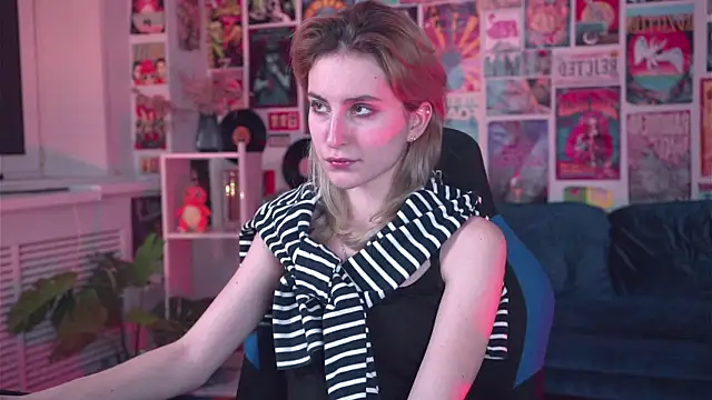 LuxRayi online show from 02.19.25