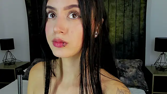 Snapshot of NataGarcia chatting on 12.16.24 NataGarcia online show from 12.16.24