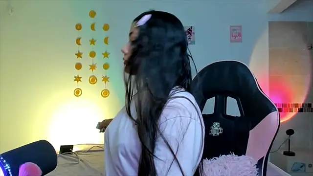 Kaoriyoshii online show from 11.19.25