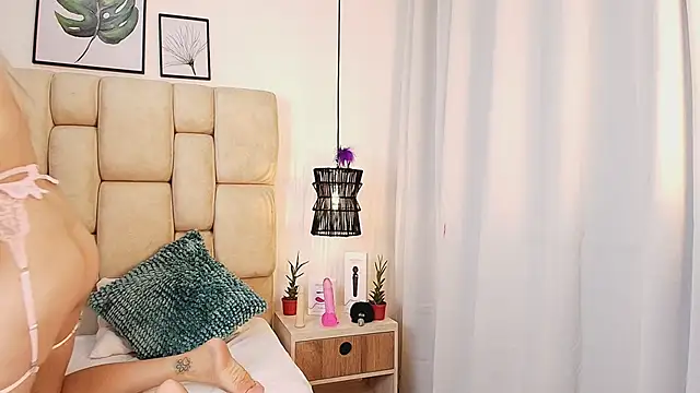 AdharaSmithh online show from 02.25.25