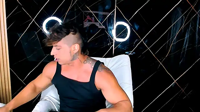 Owen Muzcle online show from 10.02.25