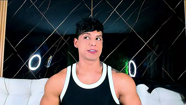 Owen Muzcle online show from 01.11.26