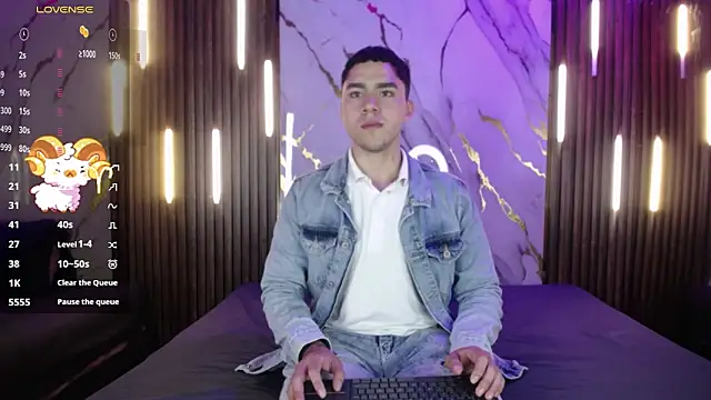 LiamNovak online show from 11.22.25