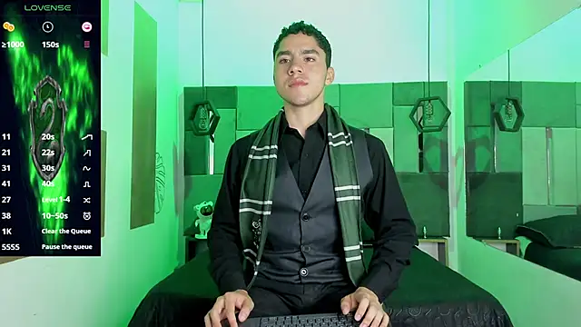 LiamNovak online show from 12.04.25