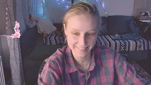 Snapshot of KatiKate chatting on 02.13.25 KatiKate online show from 02.13.25