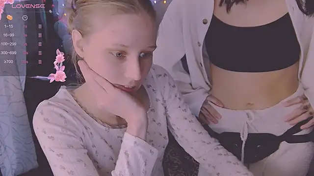 Snapshot of KatiKate chatting on 03.01.25 KatiKate online show from 03.01.25