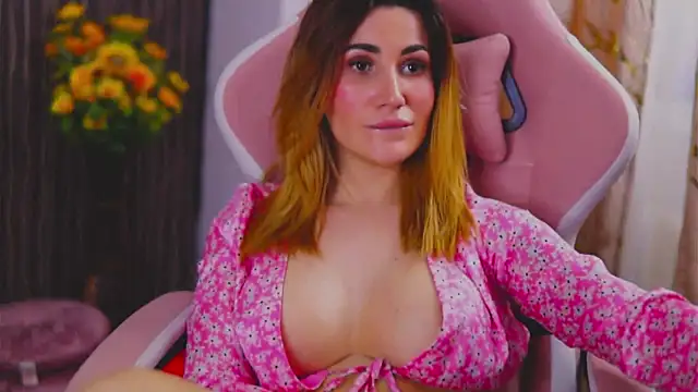 Snapshot of KimSkyex chatting on 02.22.25 KimSkyex online show from 02.22.25