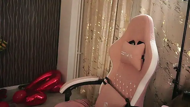 Snapshot of KimSkyex chatting on 03.21.25 KimSkyex online show from 03.21.25