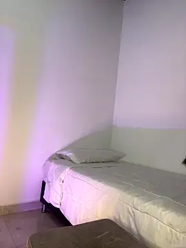 Blancanievess online show from 10.13.25