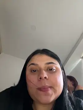 alissonfernandez  online show from 02.15.25