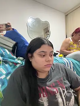 alissonfernandez  online show from 03.22.25